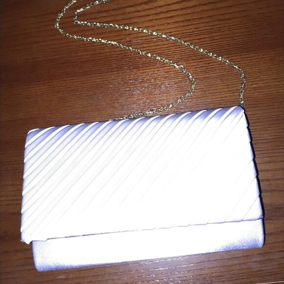 Dyeable White Clutch Purse with Option to Wear as an Over the Shoulder Purse - Picture 7 of 9